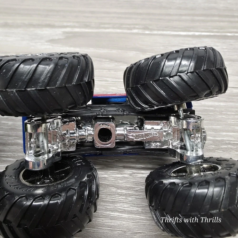 BIGFOOT Hot Wheels MONSTER TRUCKS Firestone - 1/64 MATTEL 2020 + Adventure Force